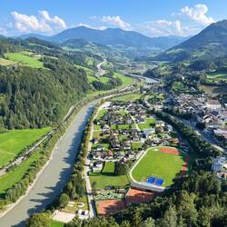 Blick auf Werfen, nur einen Steinwurf entfernt