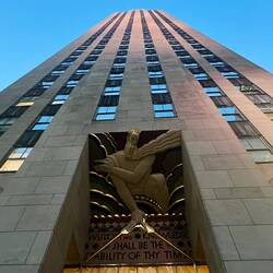 verschiedene Kunstwerke am/ beim Rockefeller