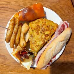 Unfortunately there were few vegetarian tapas🥦🫑