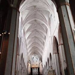 Recht schlicht für das imposante Gebäude