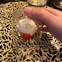 Prepostre: crema de yogur con fresas