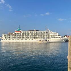 Cruise Ship Pearl Mist.