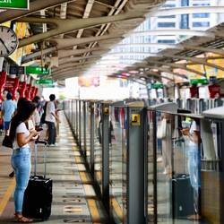 Sky Train Haltestelle.