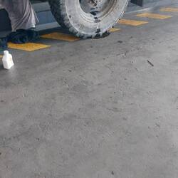 Kutaisi, die Bremsflüssigkeit wird einfach so abgelassen. Miese Leistung Tegeta!