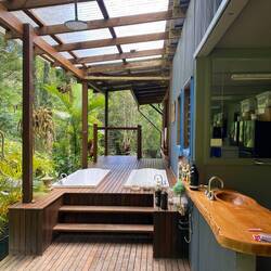 Outdoor-Regenwald-Badewanne