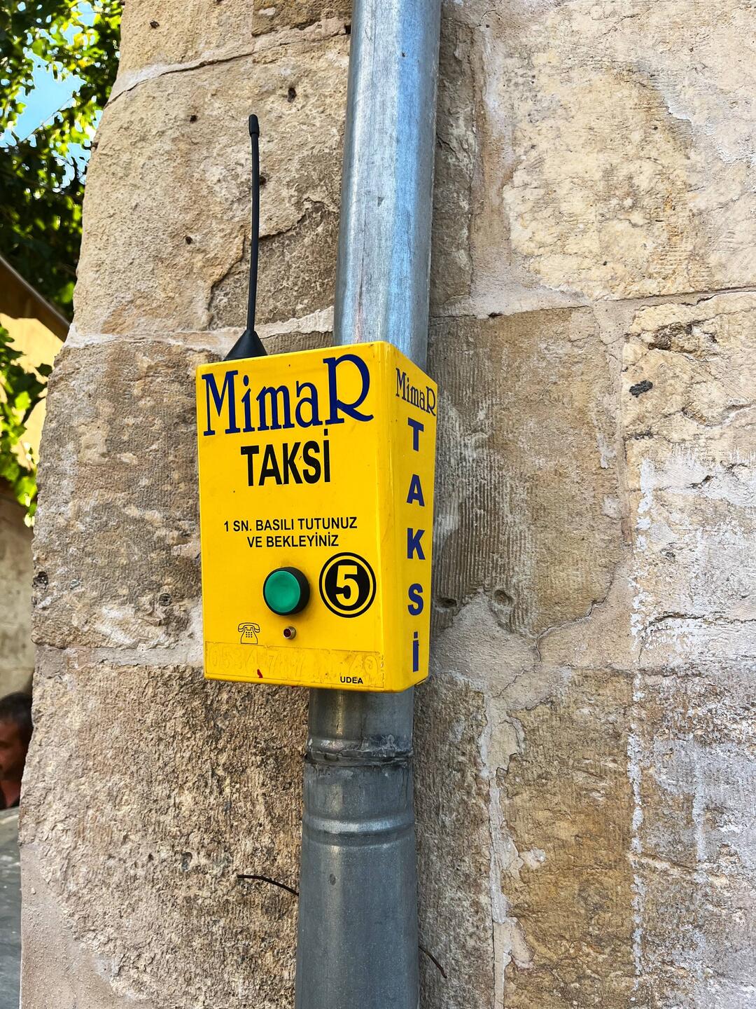 Ruf ein Taxi! Schneller als Uber ;)