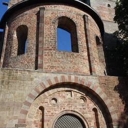 Stiftruine - Die älteste romanische Kirchenruine