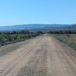 Unbefestigte Straße = Gravel Road