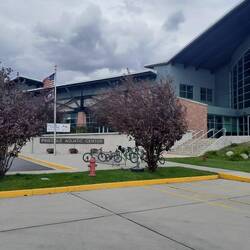 Pinedale Aquatic Center - gut zum Duschen, und Zeichen einer wohlhabenden Stadt