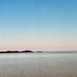 Rechts neben der Insel sieht man die Skyline von Buenos Aires 😂