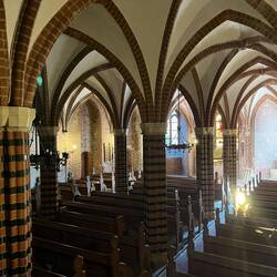 ..sogar eigene Unterkirchen haben.