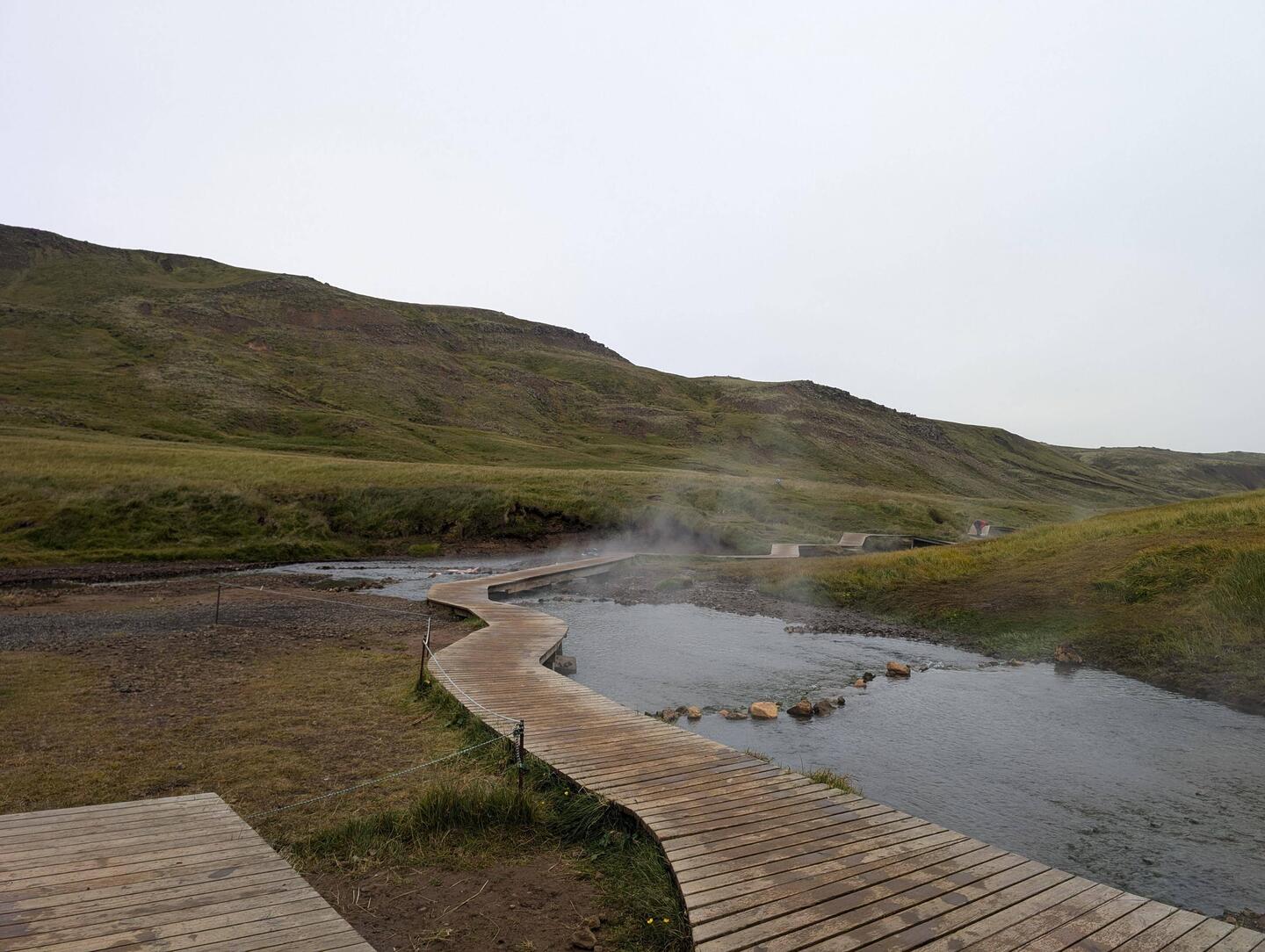 Nomau churz d Füess usw. ufgwärmt