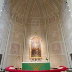 Mal eine ganz andere Art von Altar. So schlicht und das Gegenteil von imposant