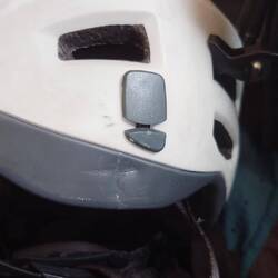 Glück gehabt, mit dem Hinterkopf am Fels anschlagen geht besser mit Helm.