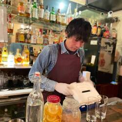 Yoshi zaubert beste Drinks und der Hangover kommt