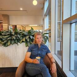 Kaffi Trinke ir Banker Hall
