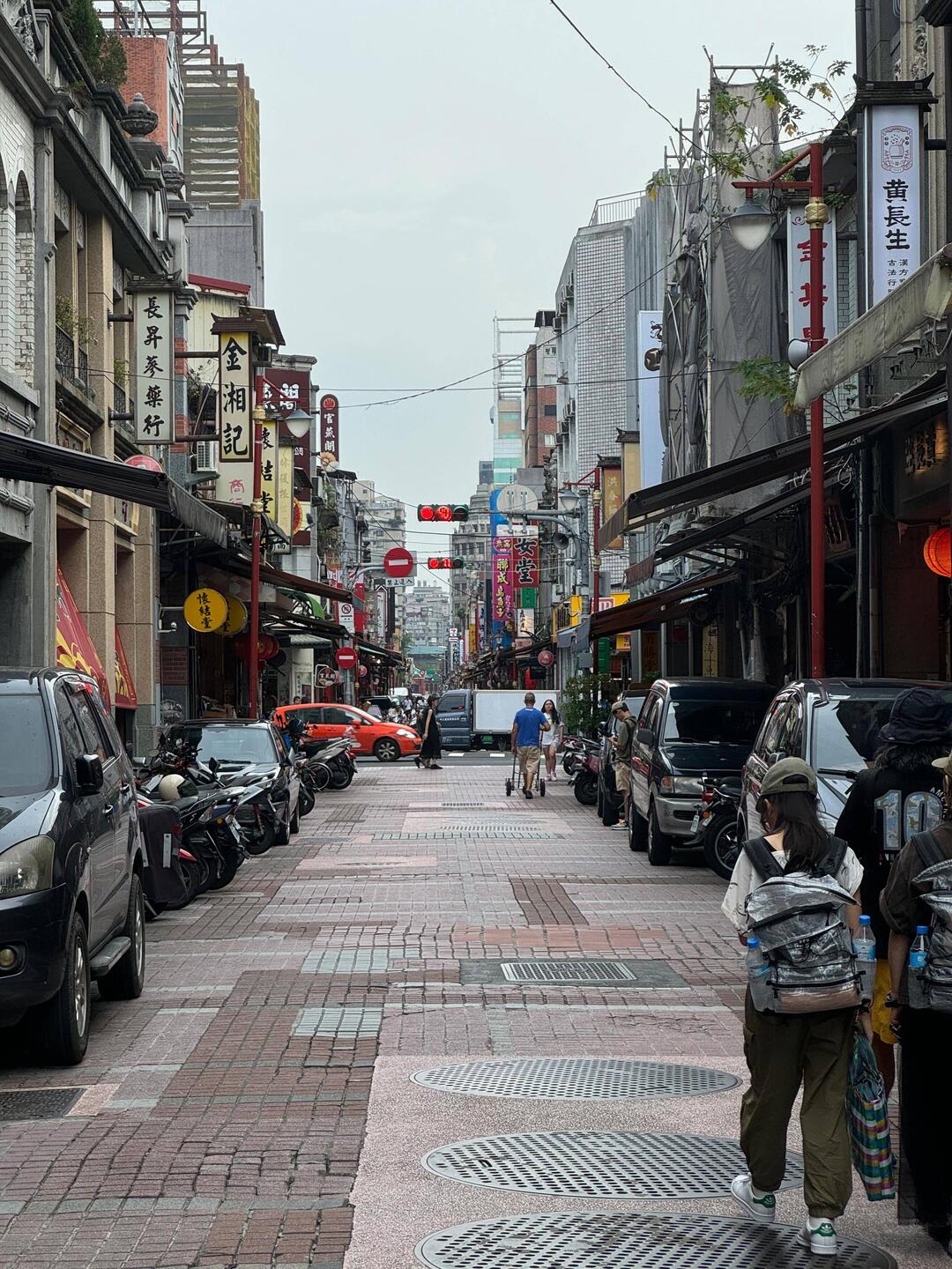 Exploring the streets of Taipei