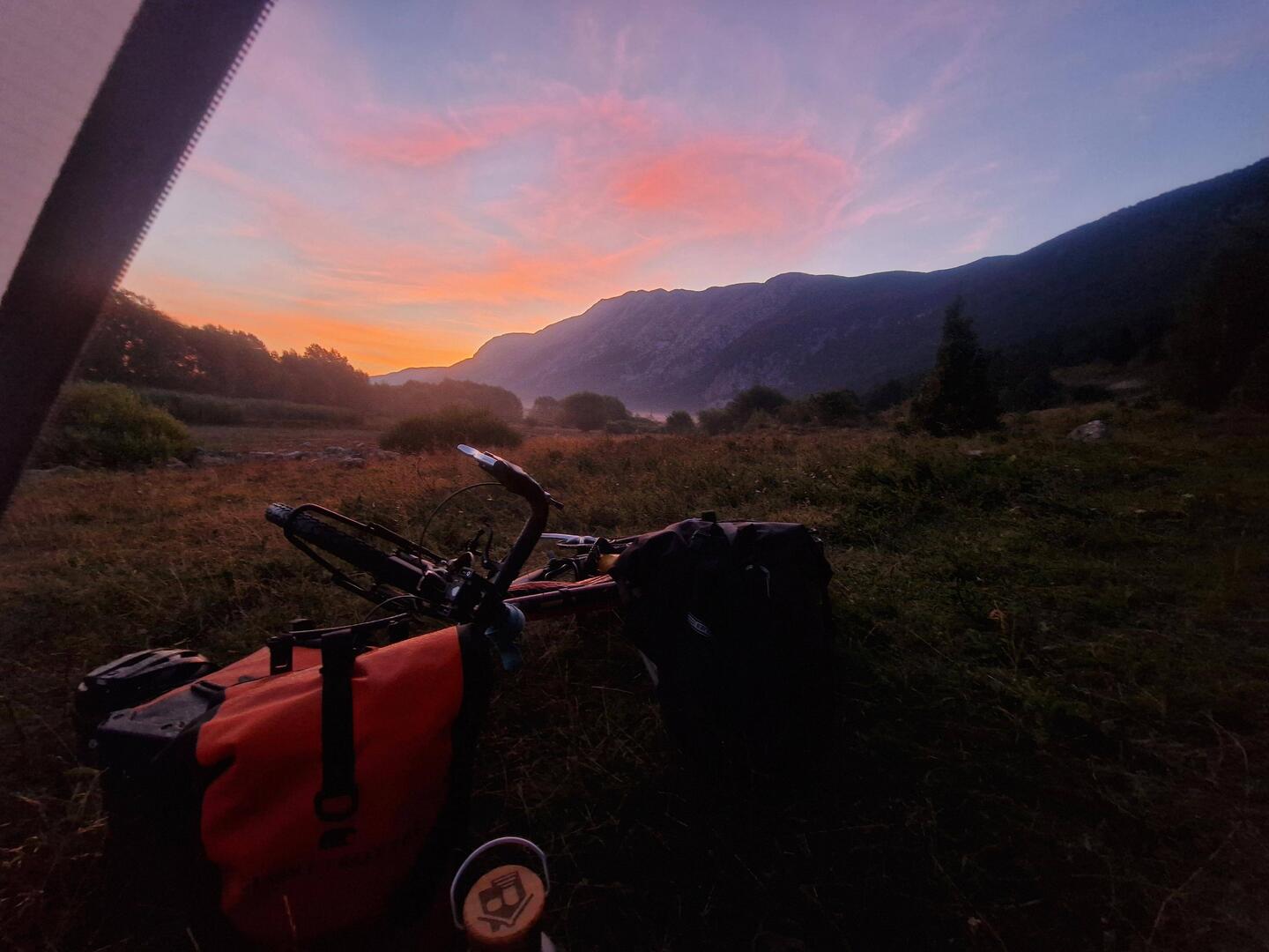 Sonnenaufgang aus dem Zelt