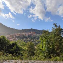 Eines der vielen schönen Örtchen in Conca d'Oro