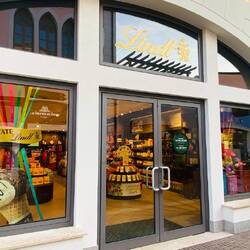 Ein Halt bei Lindt in Noventa di Piave (Outlet) musste noch sein 😋