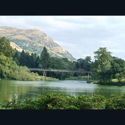 Stirling hat eine Sport-Uni. Dieser kleine See gehört auch dazu