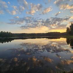 Schlafplatz am See mit Sauna