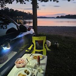 Schlafplatz am andere See mit Nachtessen 🙈