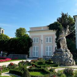 Mirabella has many statues of 'men carrying women'