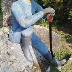 Er guckt einen an. Eindeutig