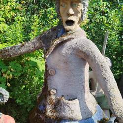 Älterer Herr mit Zahnlücke