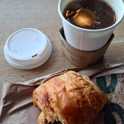 Plenty of time for a bite to eat and a coffee