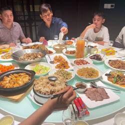 Cinq heures à table qd même ...