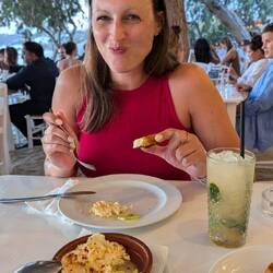 lecker gegrillter Feta als Vorspeise