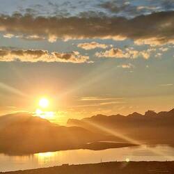Die Sonne geht langsam unter