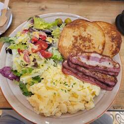 Proper breakfast... with salad?