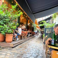 Lovely, and a light, Paris, rain, set the tone