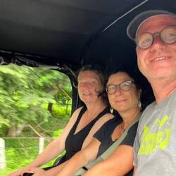 Im Tuktuk zum Einkaufen