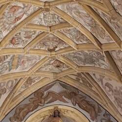 Het originele plafond met eeuwen oude fresco's