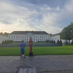 Il vicino castello Bellevue