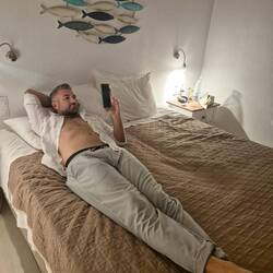 Chiller-Clemens mit neuer Hose 😍