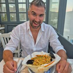 Clemens Seafoodpasta in fancy Riesenmuschel-Teller