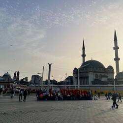 Frühmorgens auf dem Taksim Platz
