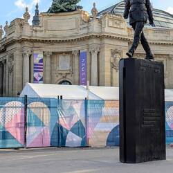 De Gaulle never gave up and did everything he could for France.