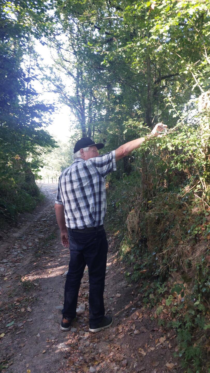 Der Knipper von St Saud ... Marc wandert mit der Gartenschere