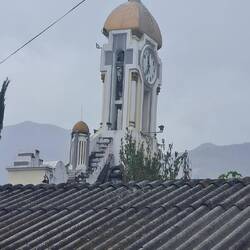 Der imposante Giebel von hinten ...