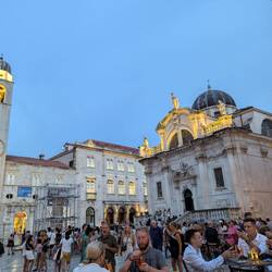 Auch hier wieder Menschen über Menschen