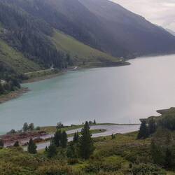 Der Stausee ist 6km lang.
