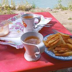 Einladung zu Tee + "Pommes" von einem Einheimischen