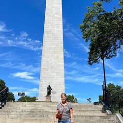 der Obelisk in Boston, ähnlich dem George Washington Memorial in Washington