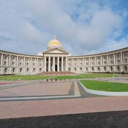 Hauptgebäude des Campus